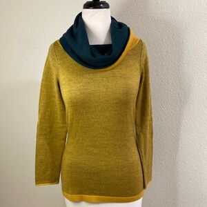 Movida Gold/Blue blend knit turtleneck Medium
